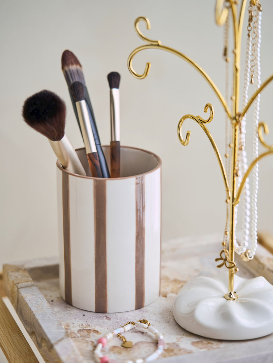 581054-001